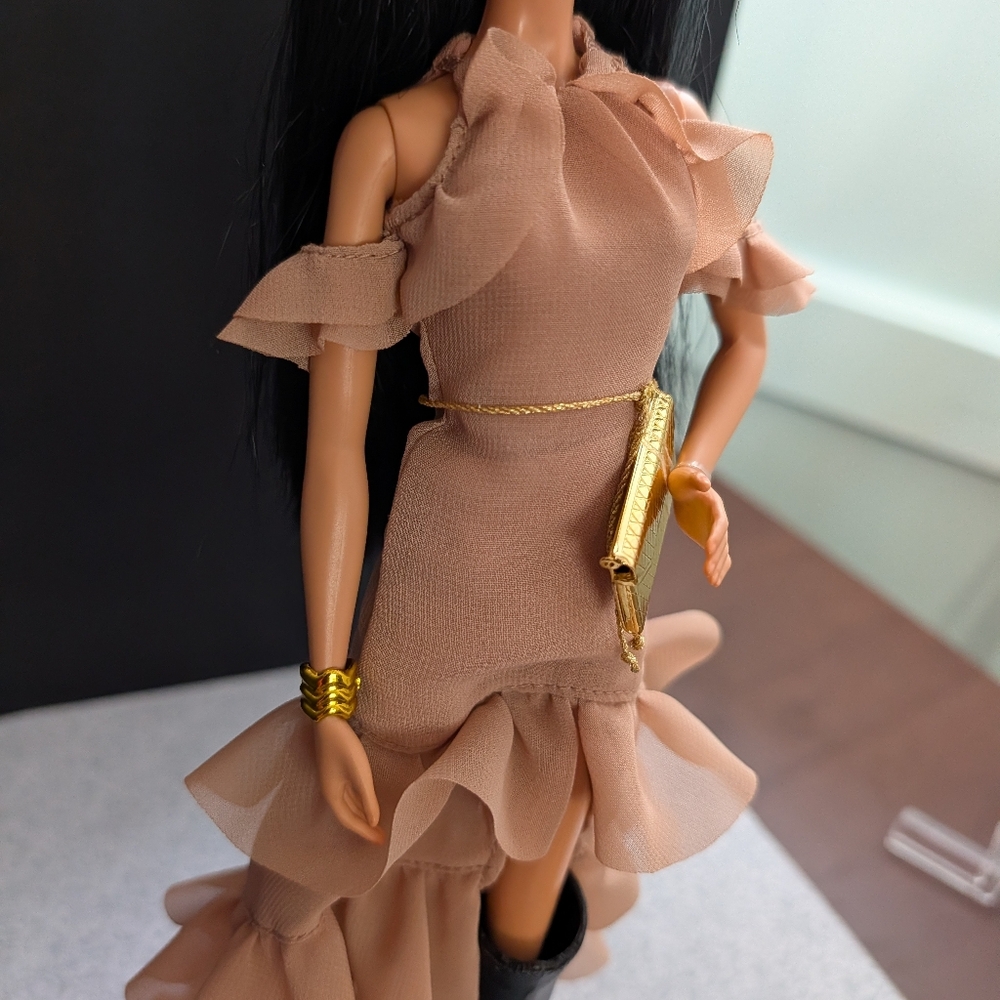2006 Anna Sui Boho Barbie Restyled in Barbiestyle Brooklyn CM Outfit - Picture 9 of 13